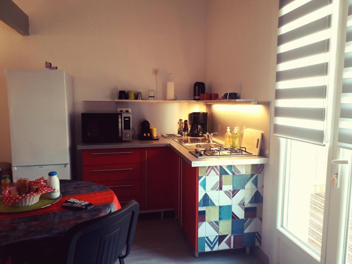 Apartment A Carreyrat Calme Et Verdoyant