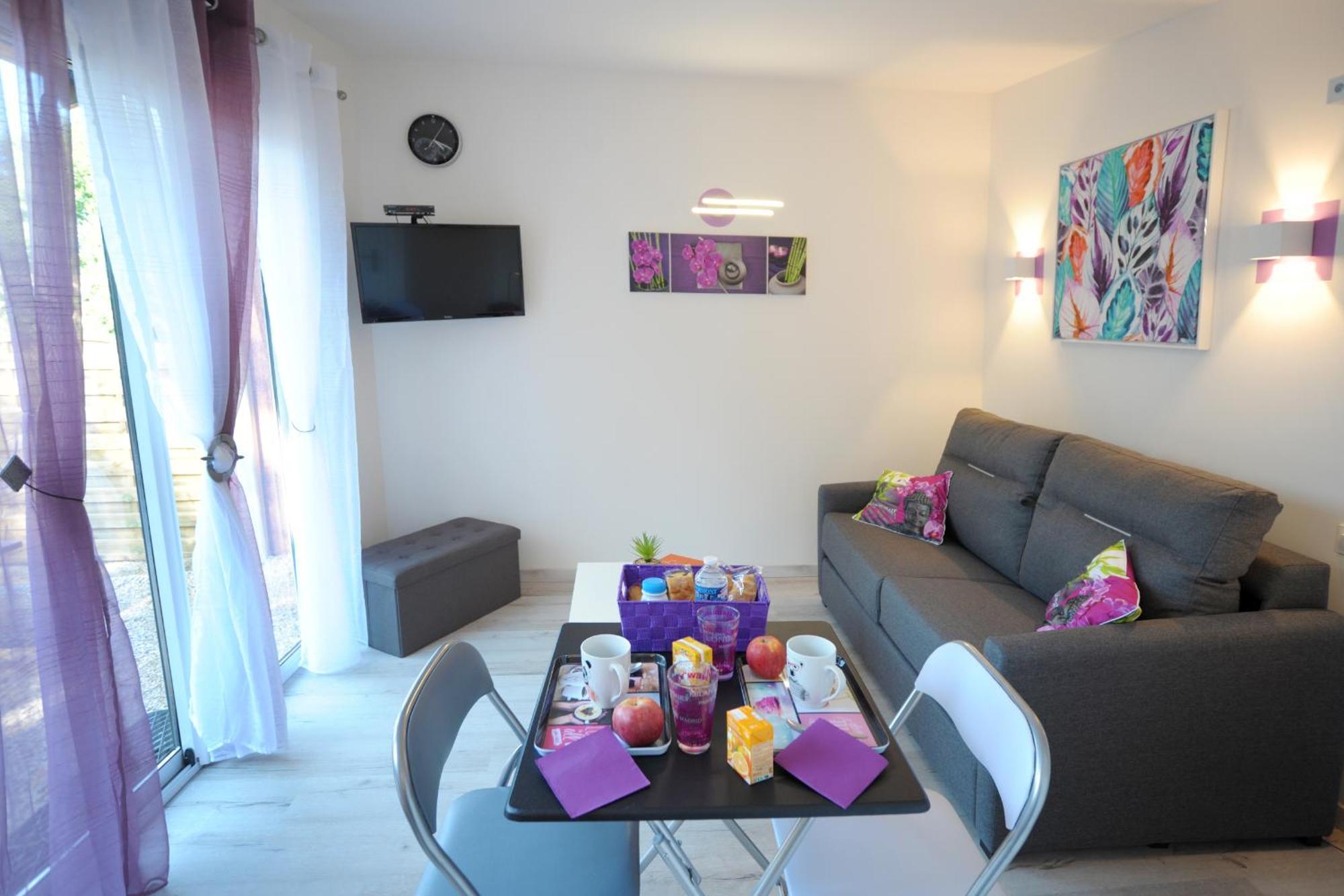 Apartment A Carreyrat Calme Et Verdoyant