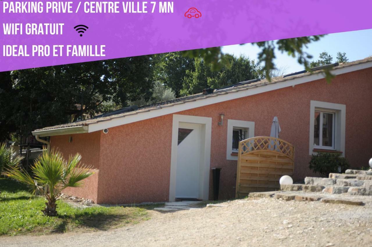 A Carreyrat Calme Et Verdoyant Apartment