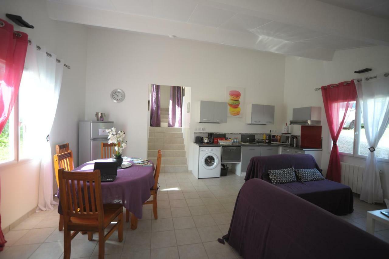 A Carreyrat Calme Et Verdoyant Apartment